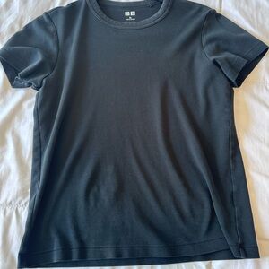 Uniqlo Cropped Women’s T-Shirt